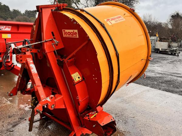 Teagle T404 straw bedder
